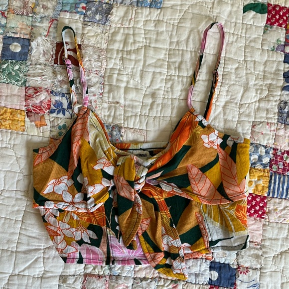 aerie Tops - Aerie 🌺 Tropical Beach Floral Tie-Front Crop Top